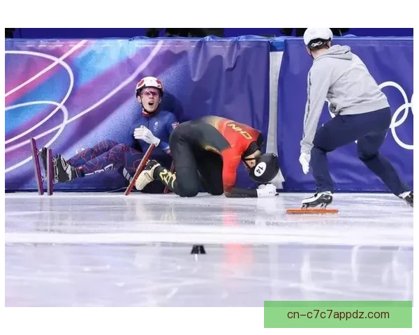 武大靖高喊接着滑孙龙带伤缝针